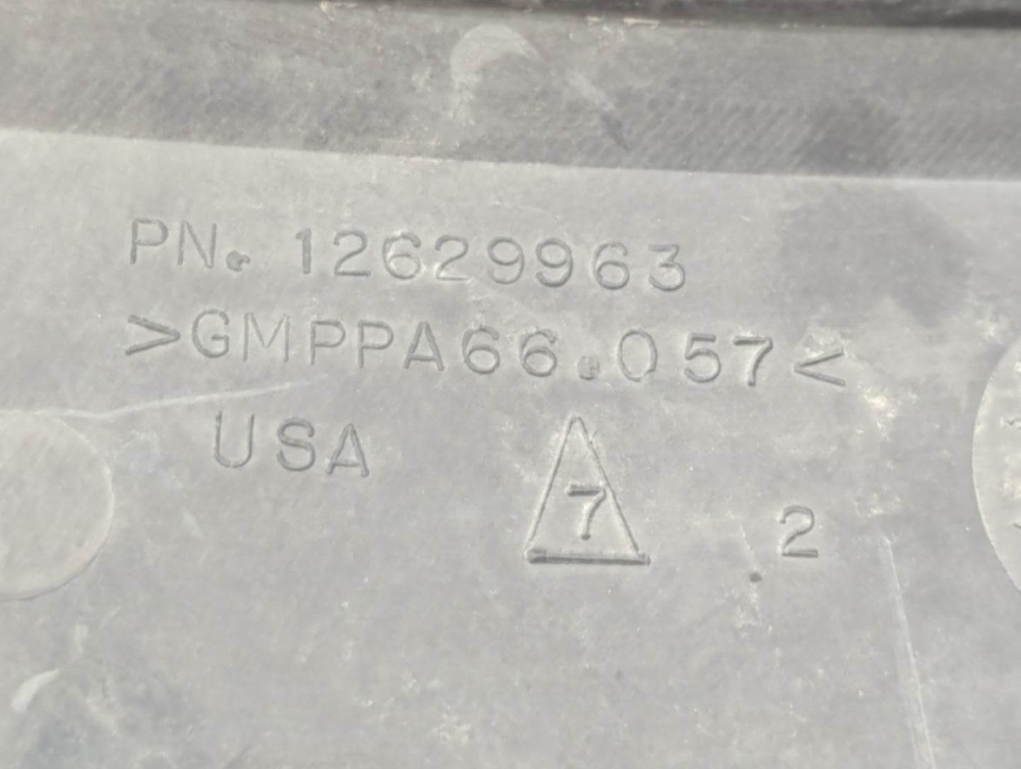 2010 Buick Enclave Engine Cover - Oemusedautoparts1.com