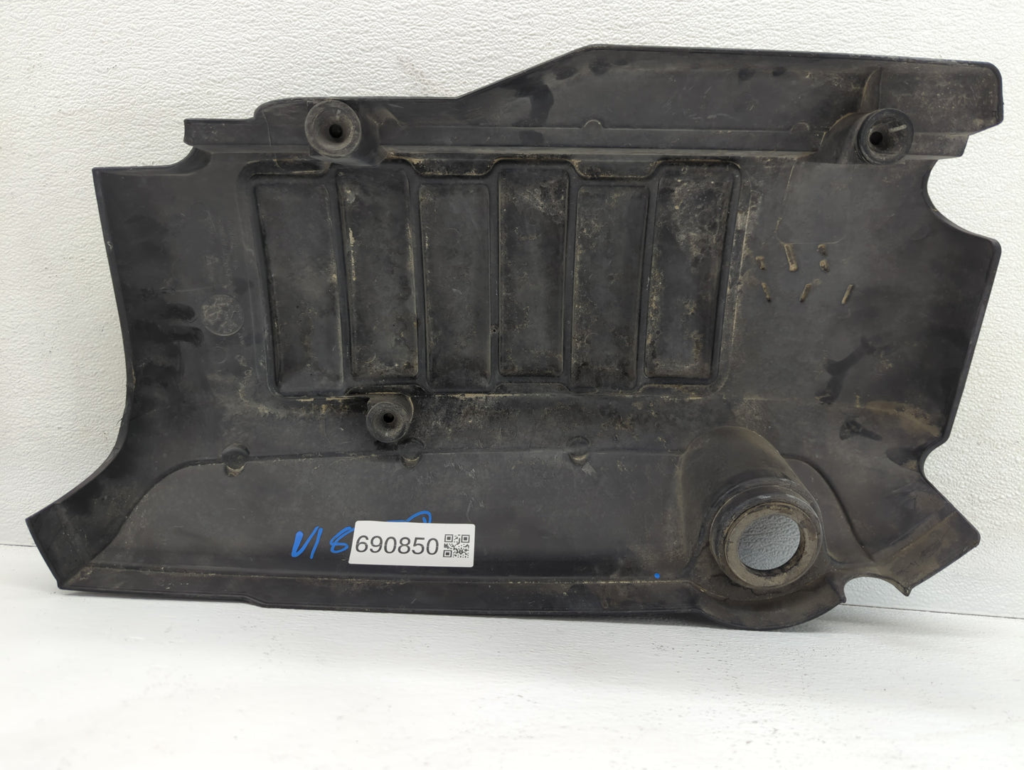 2010 Buick Enclave Engine Cover - Oemusedautoparts1.com