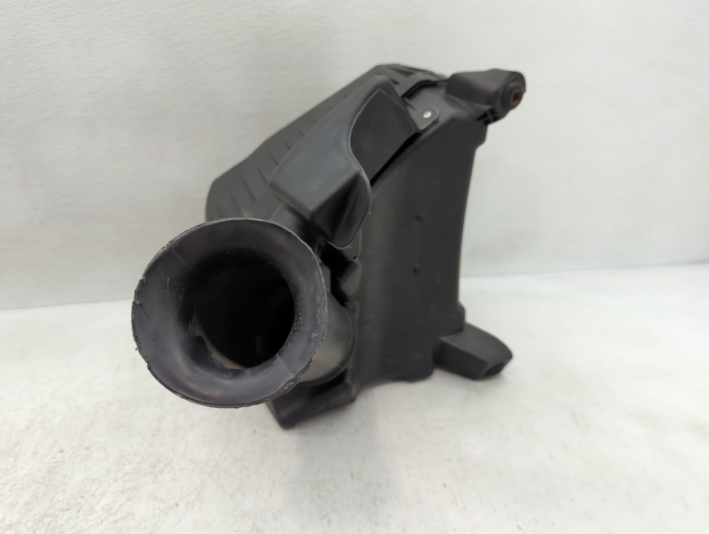 2009-2011 Buick Enclave Air Cleaner Intake-duct Hose Tube - Oemusedautoparts1.com