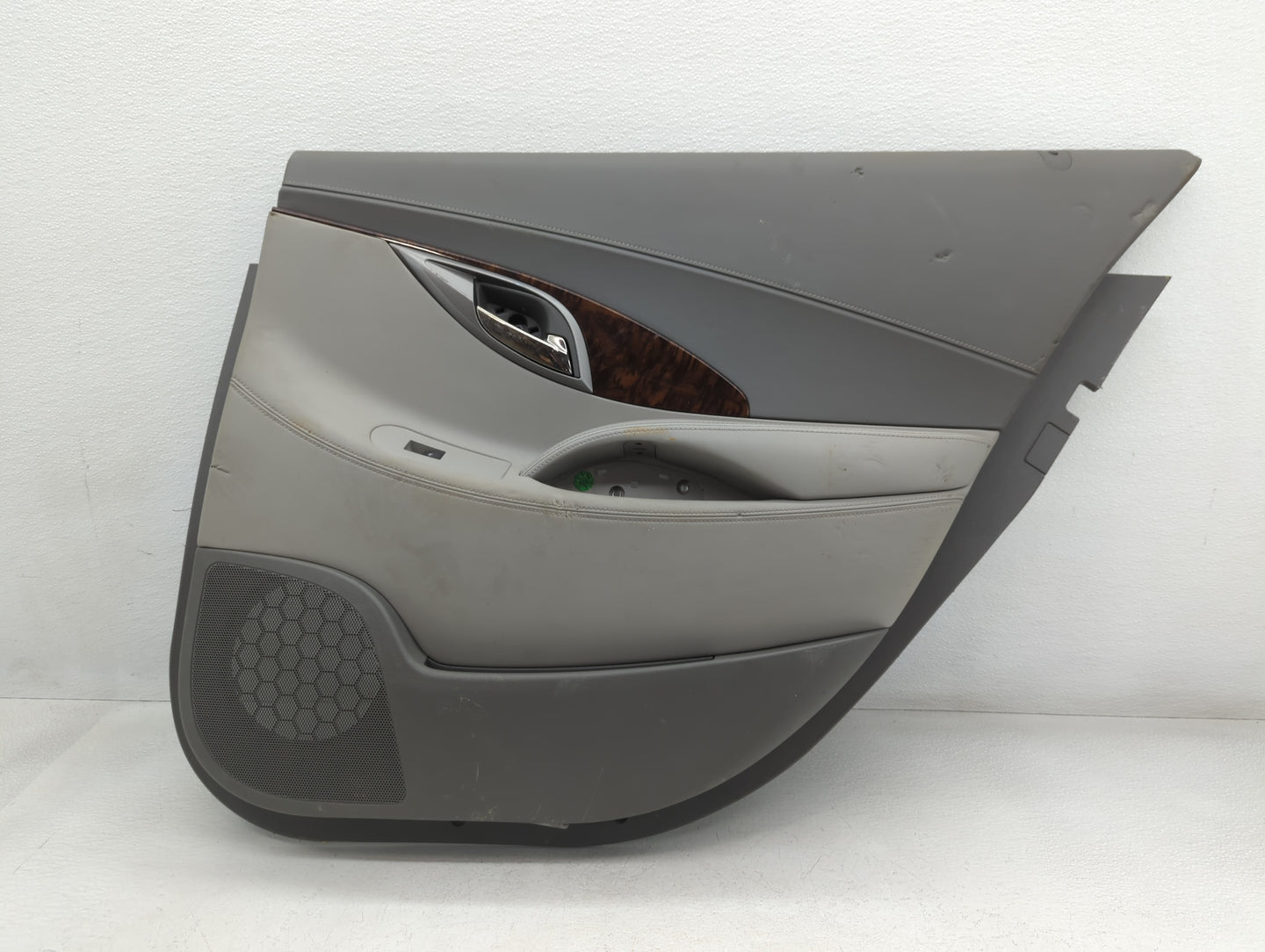 2010 Buick Lacros Rear Right Passenger Interior Door Panel Trim - Oemusedautoparts1.com