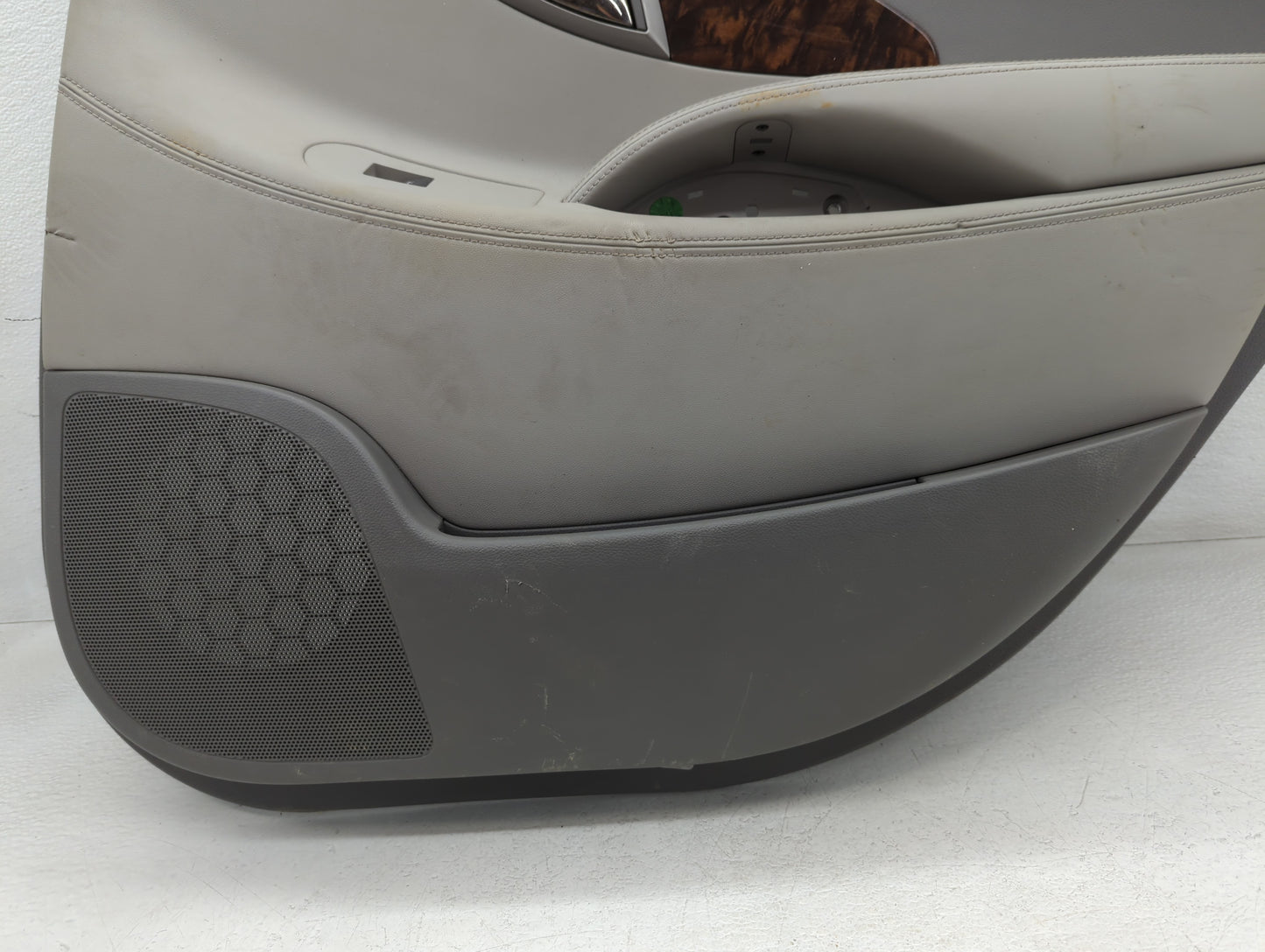 2010 Buick Lacros Rear Right Passenger Interior Door Panel Trim - Oemusedautoparts1.com
