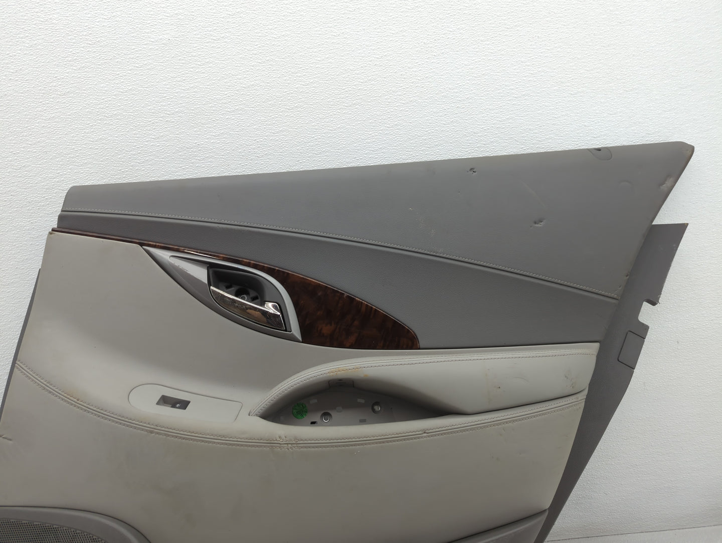 2010 Buick Lacros Rear Right Passenger Interior Door Panel Trim - Oemusedautoparts1.com