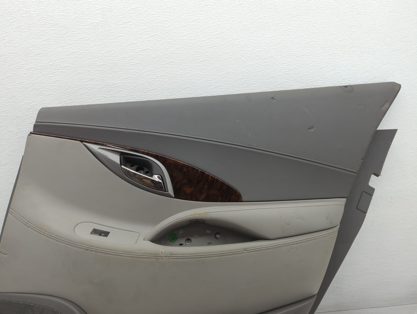 2010 Buick Lacros Rear Right Passenger Interior Door Panel Trim - Oemusedautoparts1.com