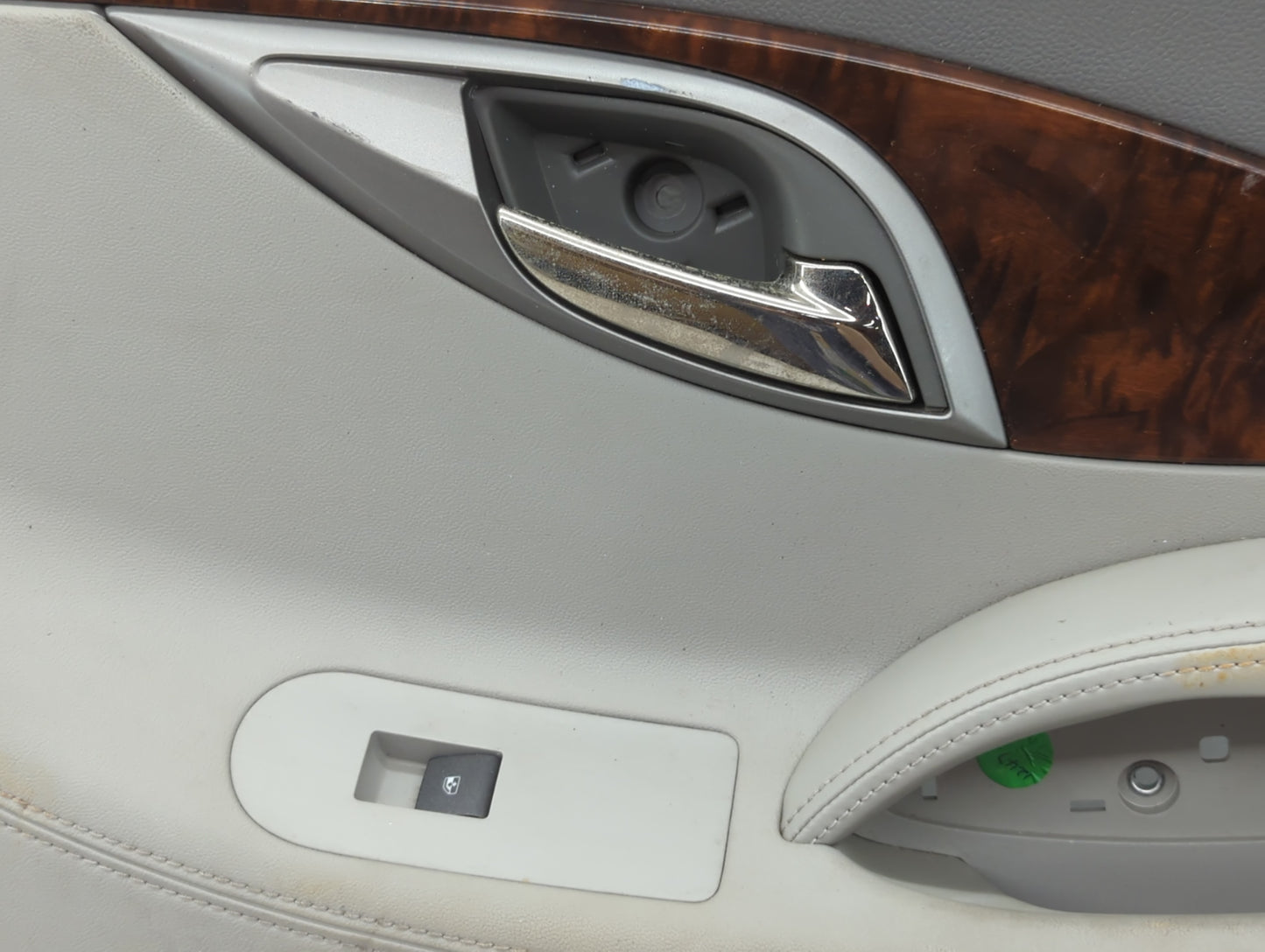 2010 Buick Lacros Rear Right Passenger Interior Door Panel Trim - Oemusedautoparts1.com