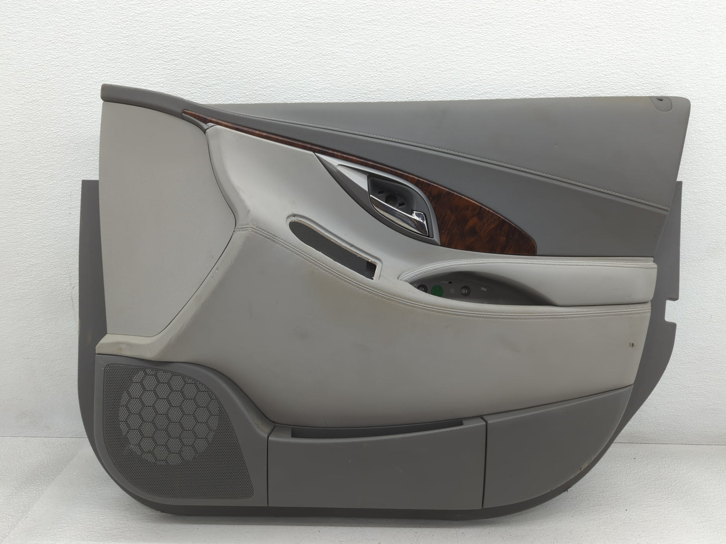 2010 Buick Lacross Front Right Passenger Interior Door Panel Trim - Oemusedautoparts1.com