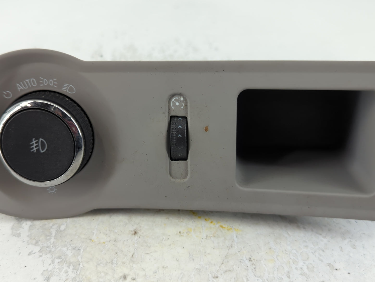 2010 Buick Lacross Headlight Lamp Control Switch - Oemusedautoparts1.com