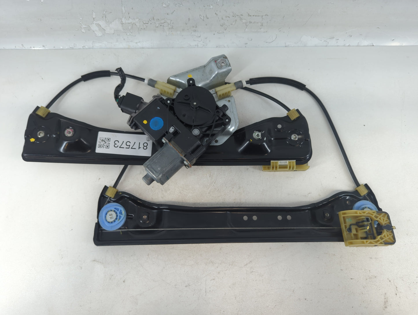 Buick Lacross Driver Left Front Window Regulator - Oemusedautoparts1.com