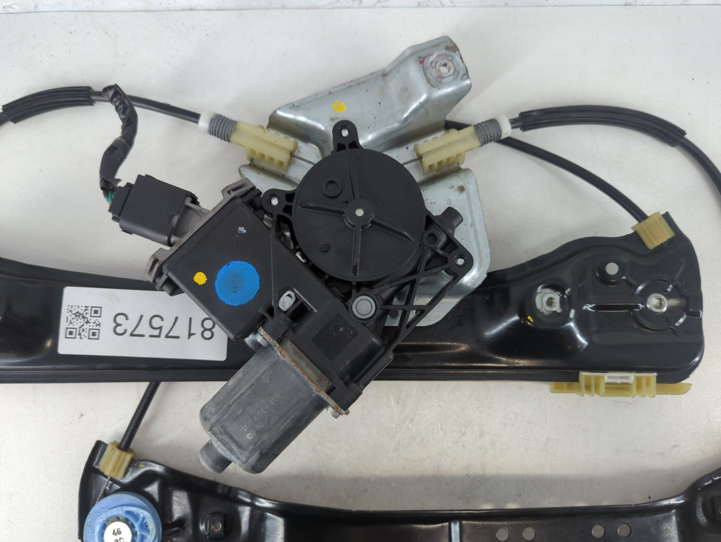 Buick Lacross Driver Left Front Window Regulator - Oemusedautoparts1.com