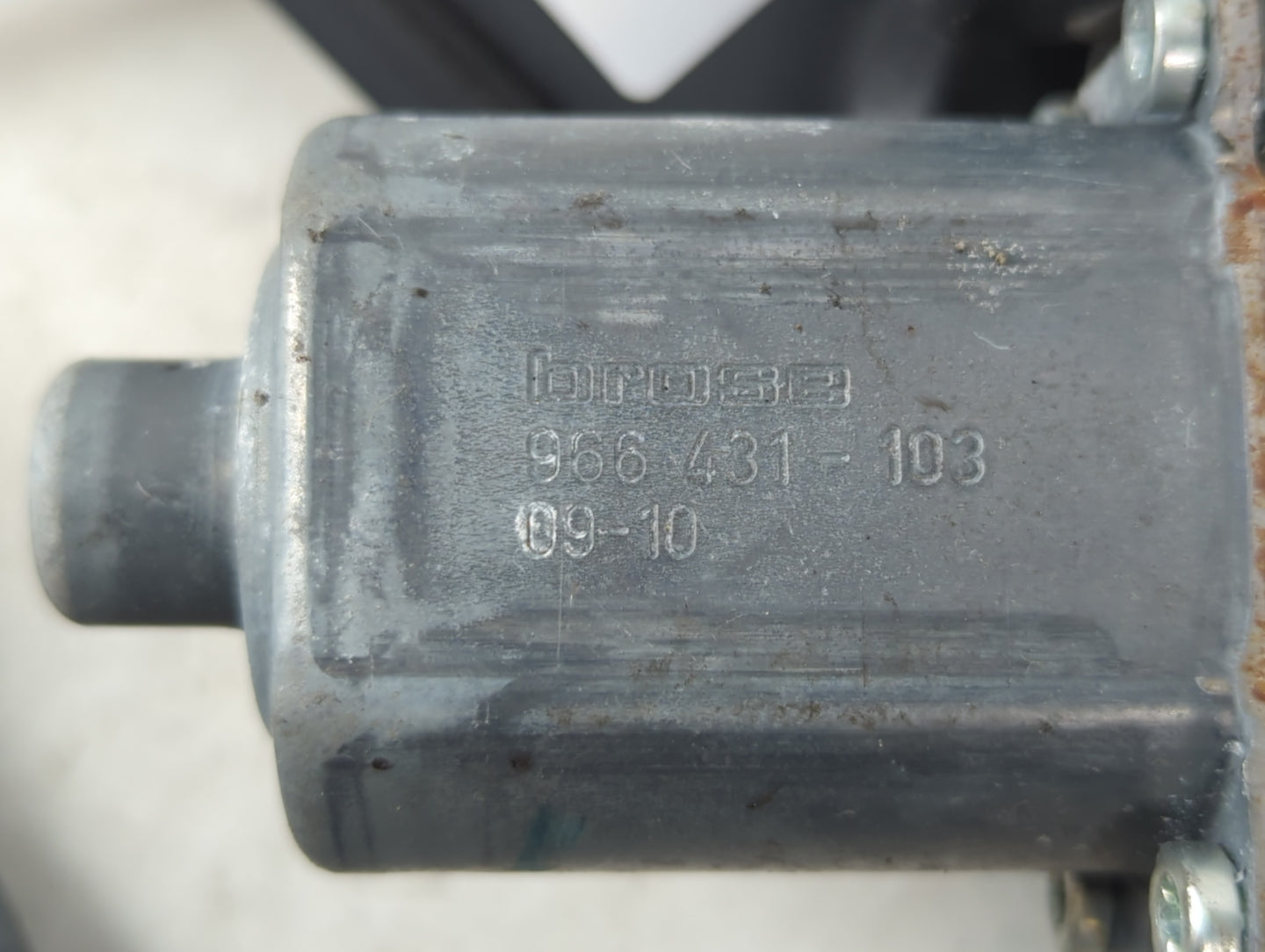 Buick Lacross Driver Left Front Window Regulator - Oemusedautoparts1.com