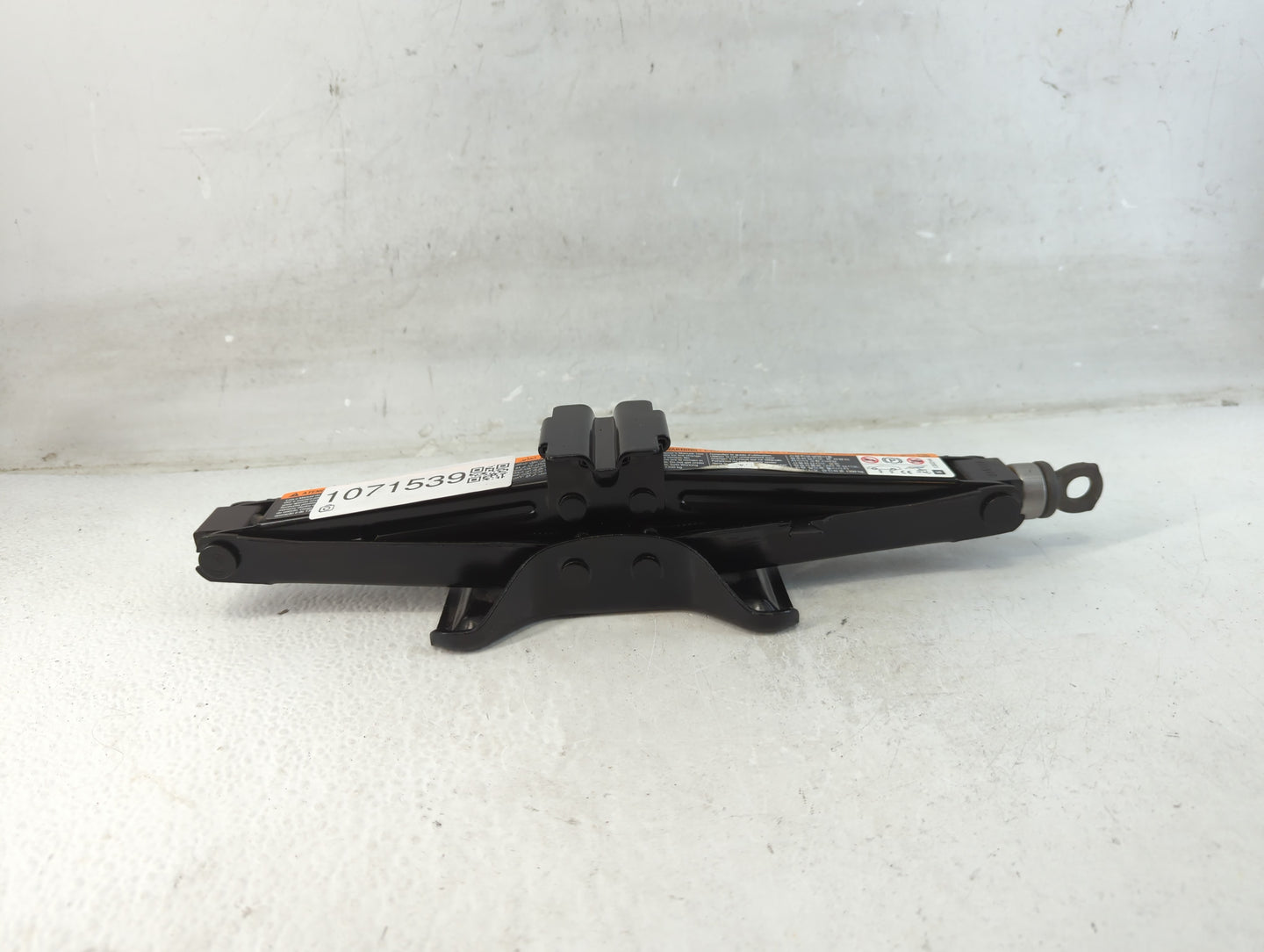 2010 Buick Lacrosse Spare Scissor Car Jack 1071539 - Oemusedautoparts1.com