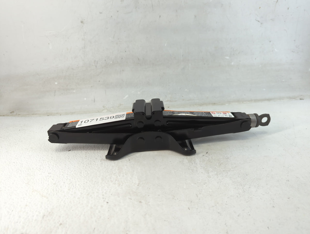 2010 Buick Lacrosse Spare Scissor Car Jack 1071539 - Oemusedautoparts1.com