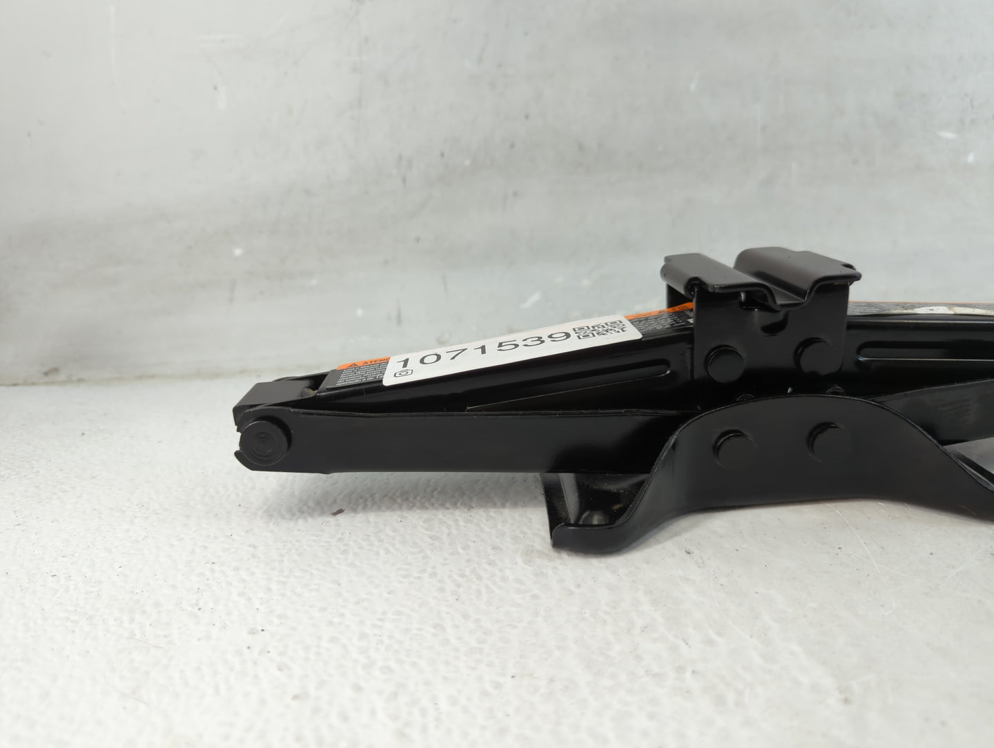 2010 Buick Lacrosse Spare Scissor Car Jack 1071539 - Oemusedautoparts1.com