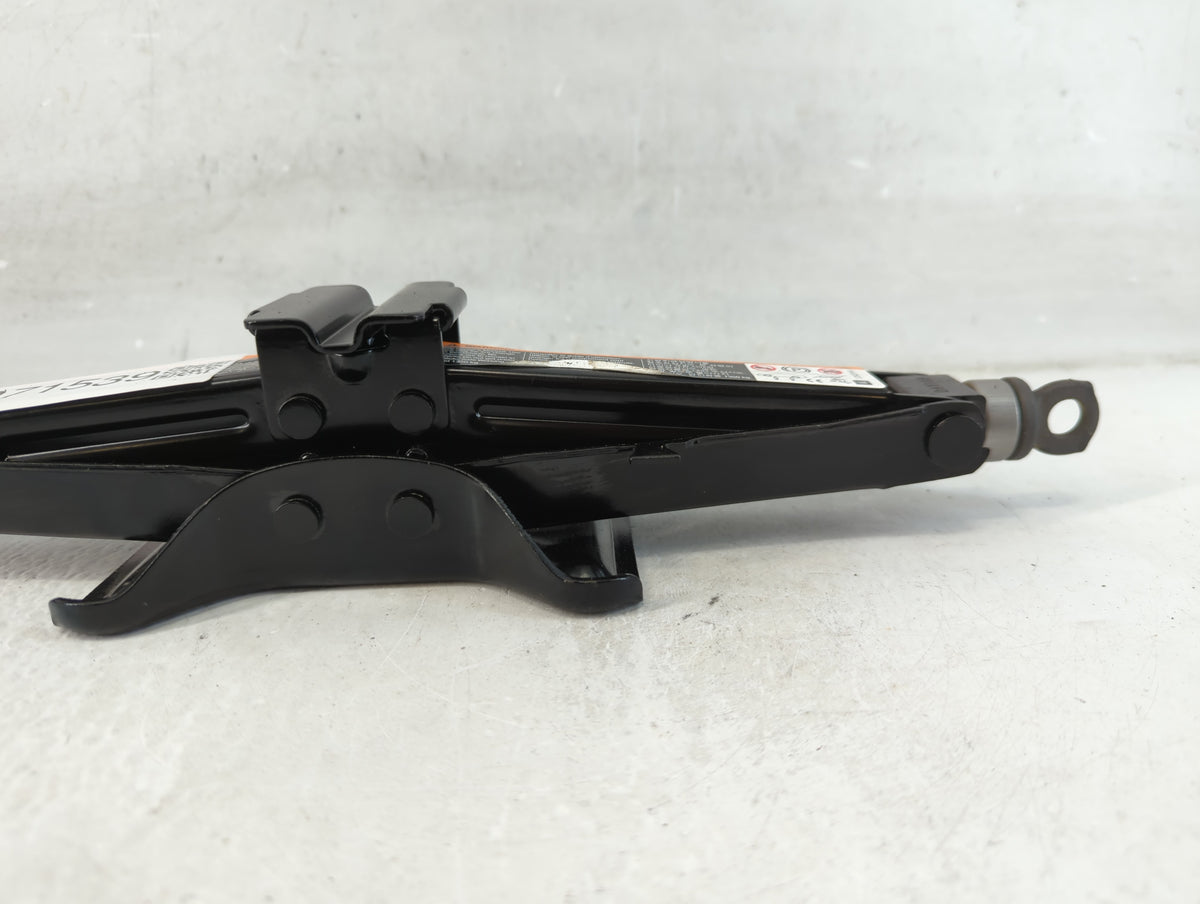 2010 Buick Lacrosse Spare Scissor Car Jack 1071539 - Oemusedautoparts1.com