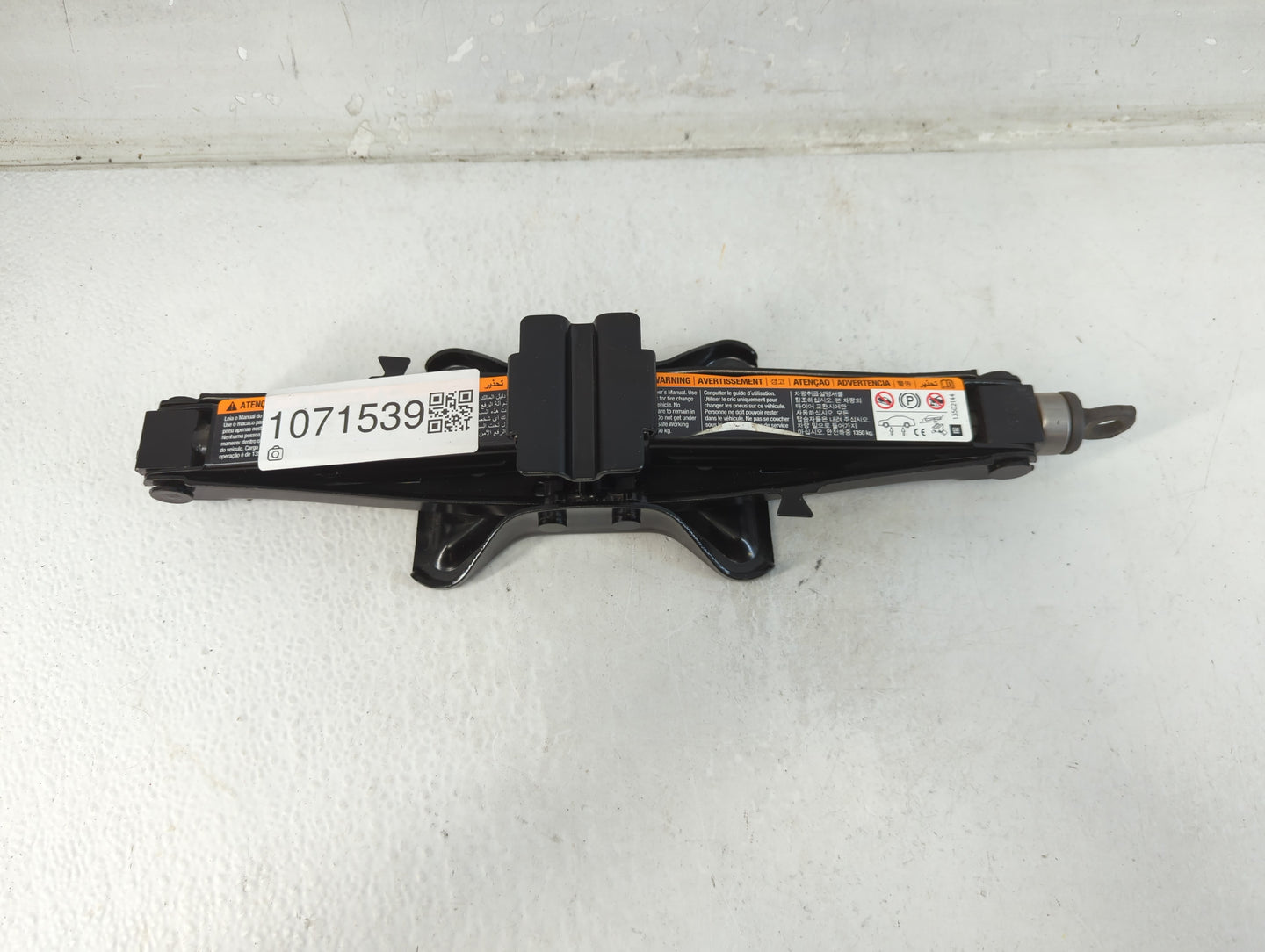 2010 Buick Lacrosse Spare Scissor Car Jack - Oemusedautoparts1.com
