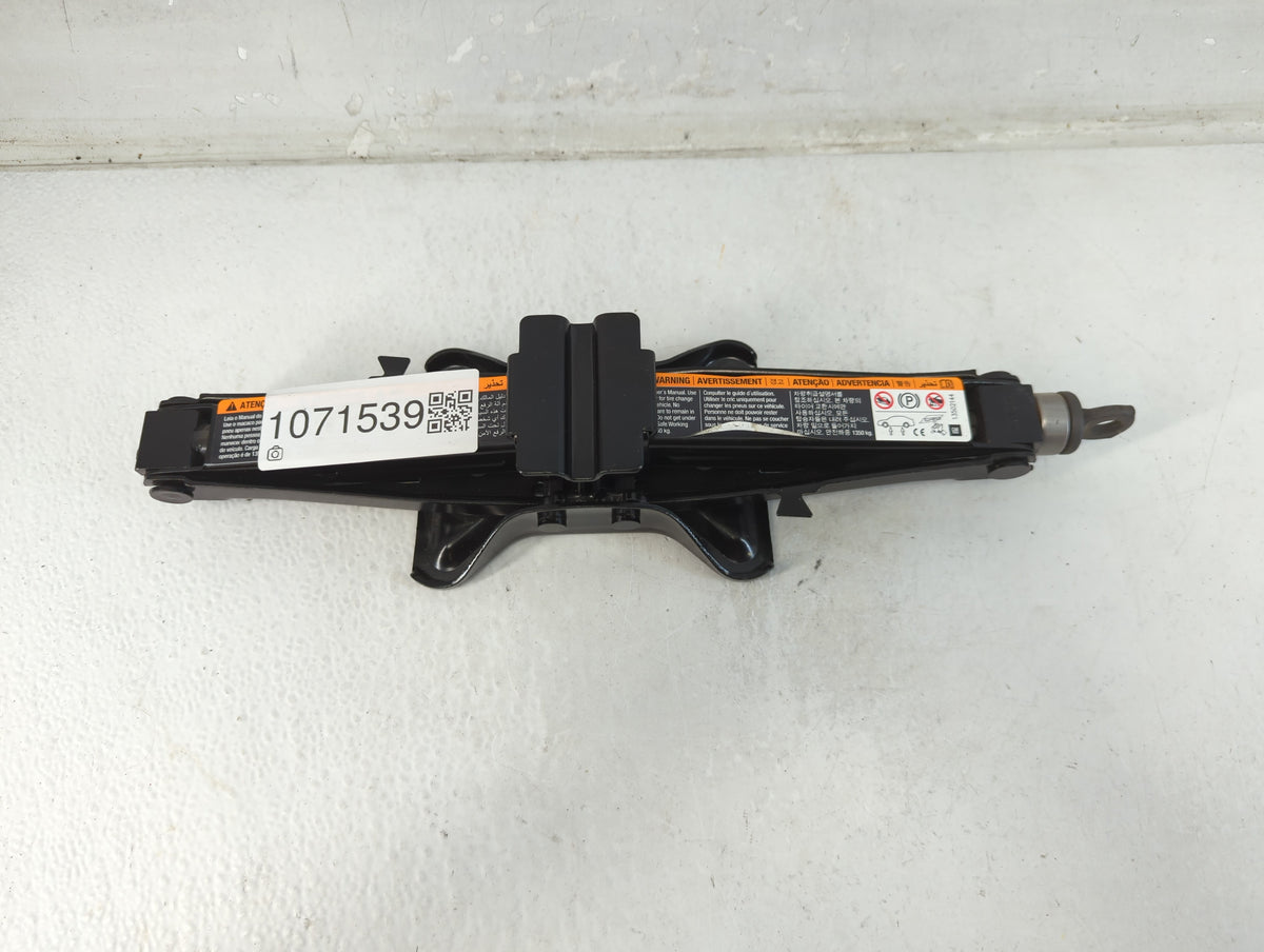 2010 Buick Lacrosse Spare Scissor Car Jack 1071539 - Oemusedautoparts1.com