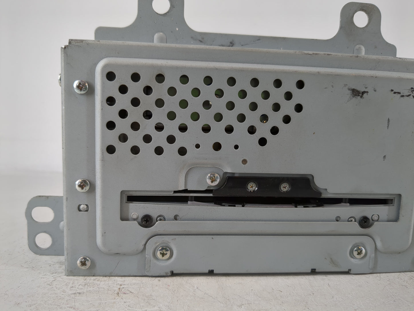 2010-2011 Buick Lacrosse Radio AM FM Cd Player Receiver Replacement P/N:20888798 Fits Fits 2010 2011 OEM Used Auto Parts - O