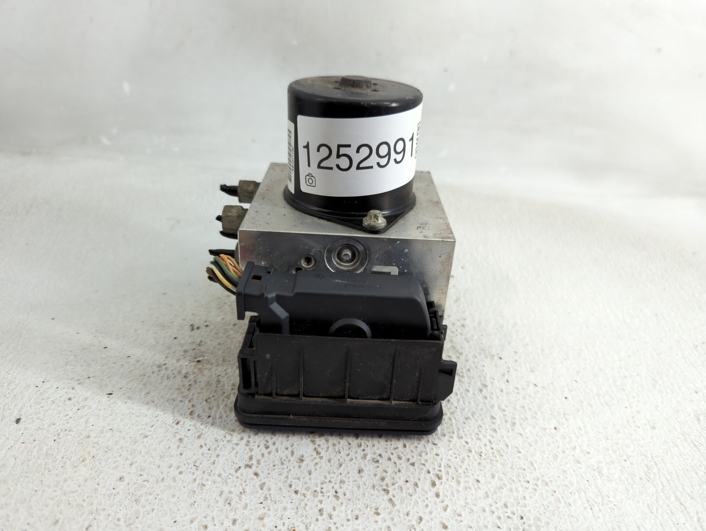 2010 Buick Lacrosse ABS Pump Control Module Replacement P/N:13328651 Fits OEM Used Auto Parts - Oemusedautoparts1.com