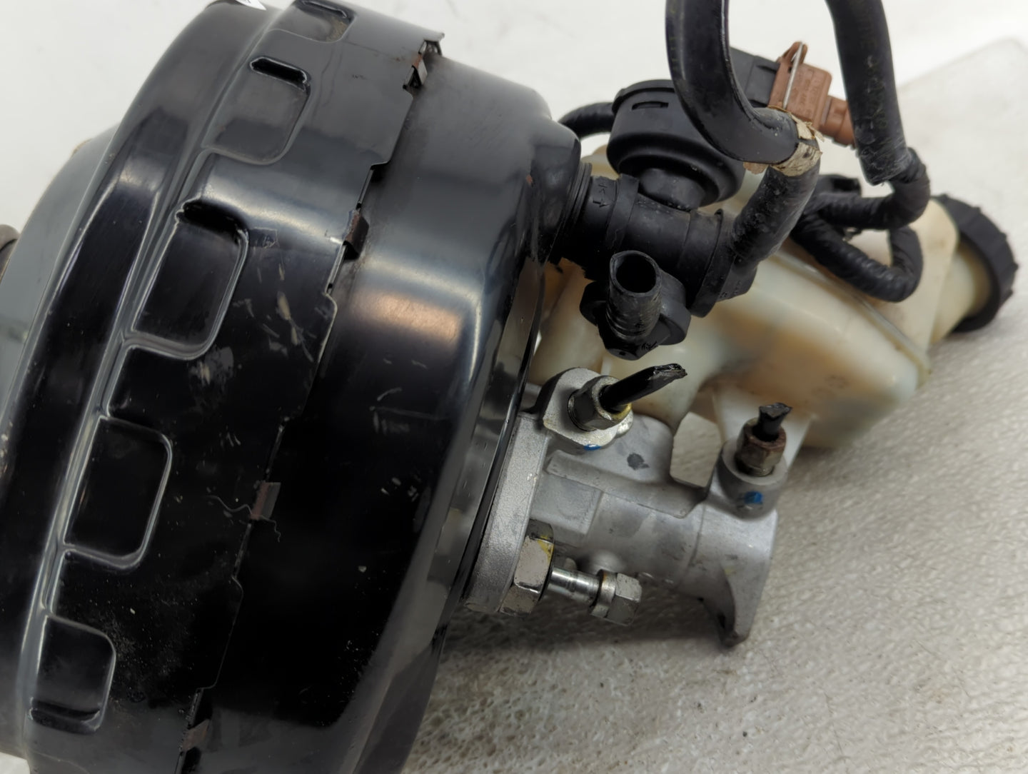 2010-2016 Buick Lacrosse Power Brake Booster Oem - Oemusedautoparts1.com