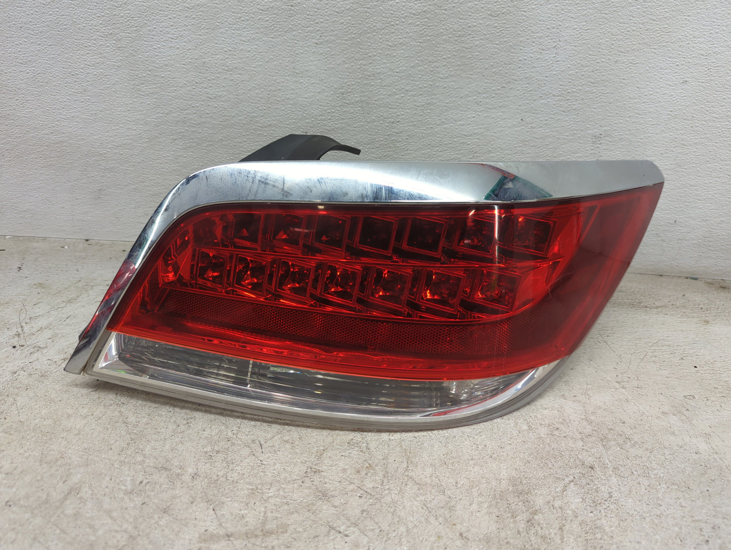 2010-2013 Buick Lacrosse Tail Light Assembly Passenger Right OEM P/N:20856168 Fits Fits 2010 2011 2012 2013 OEM Used Auto Pa