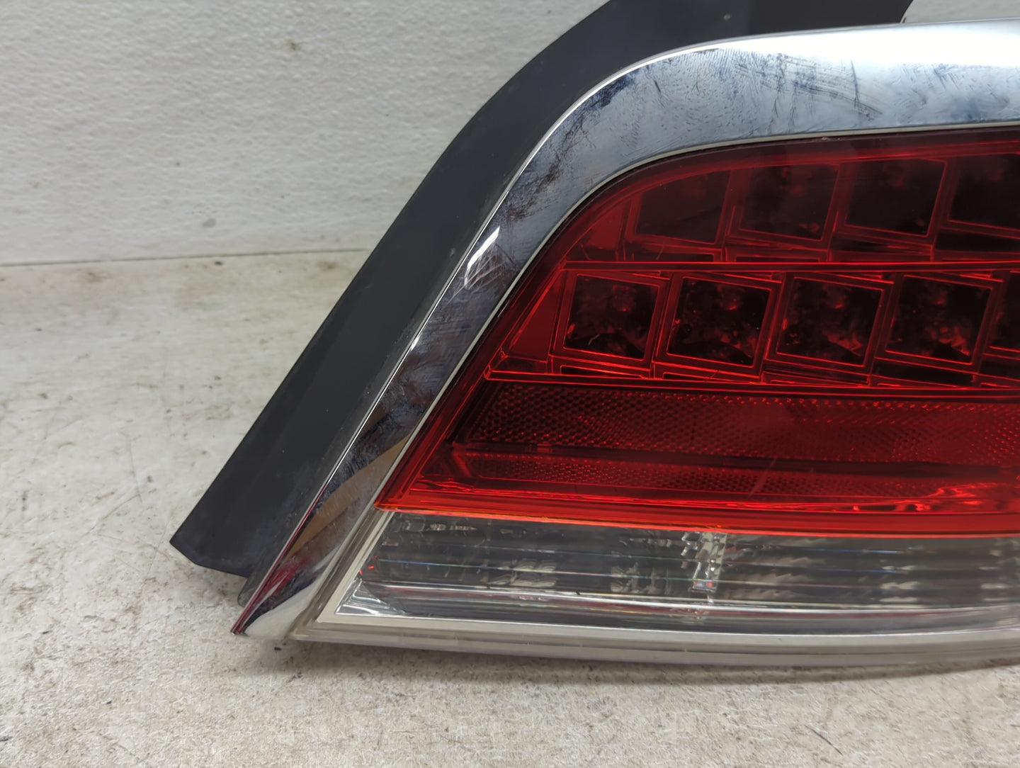2010-2013 Buick Lacrosse Tail Light Assembly Passenger Right OEM P/N:20856168 Fits Fits 2010 2011 2012 2013 OEM Used Auto Pa