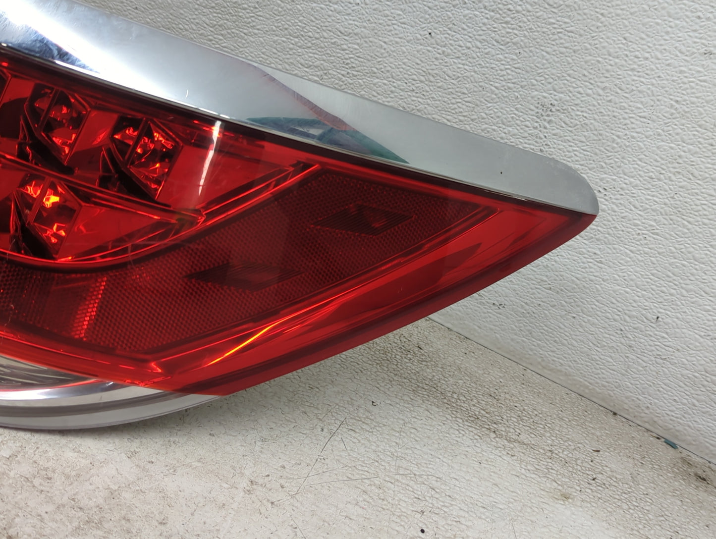 2010-2013 Buick Lacrosse Tail Light Assembly Passenger Right OEM P/N:20856168 Fits Fits 2010 2011 2012 2013 OEM Used Auto Pa