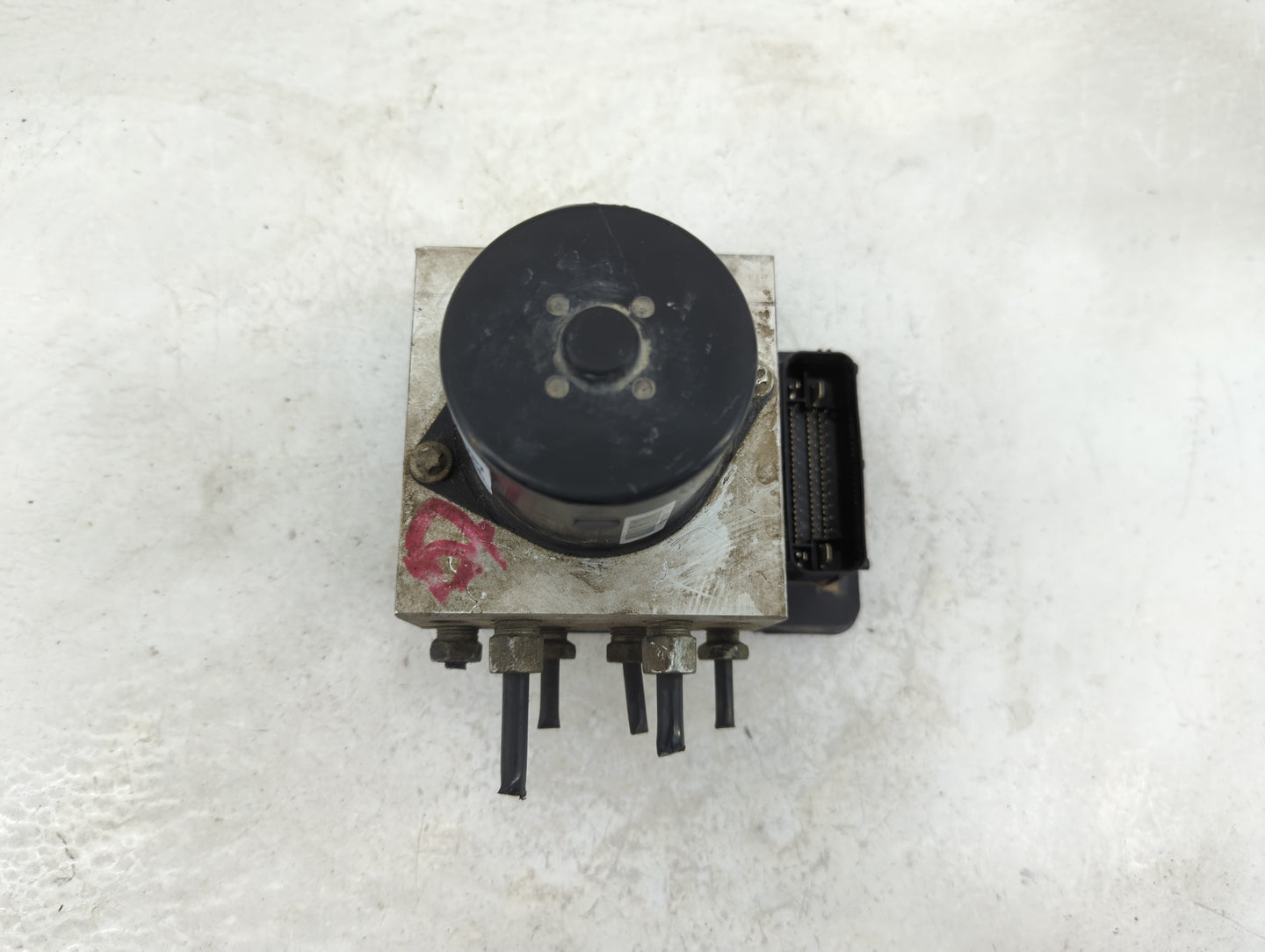 2010 Buick Lacrosse ABS Pump Control Module Replacement P/N:13328651 Fits OEM Used Auto Parts - Oemusedautoparts1.com