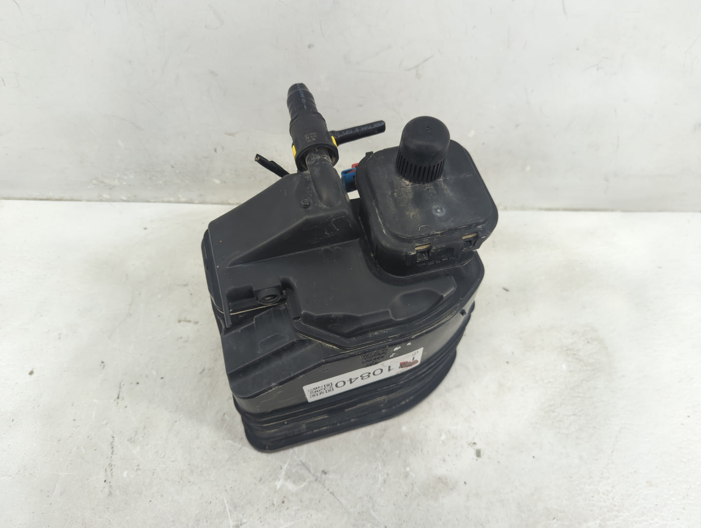 2010 Buick Lacrosse Fuel Vapor Charcoal Canister 1410840 - Oemusedautoparts1.com