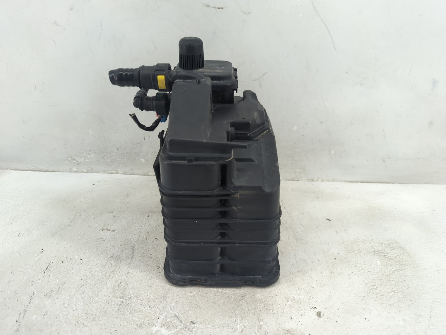 2010 Buick Lacrosse Fuel Vapor Charcoal Canister 1410840 - Oemusedautoparts1.com