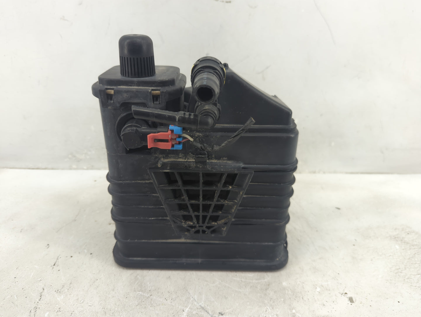 2010 Buick Lacrosse Fuel Vapor Charcoal Canister - Oemusedautoparts1.com
