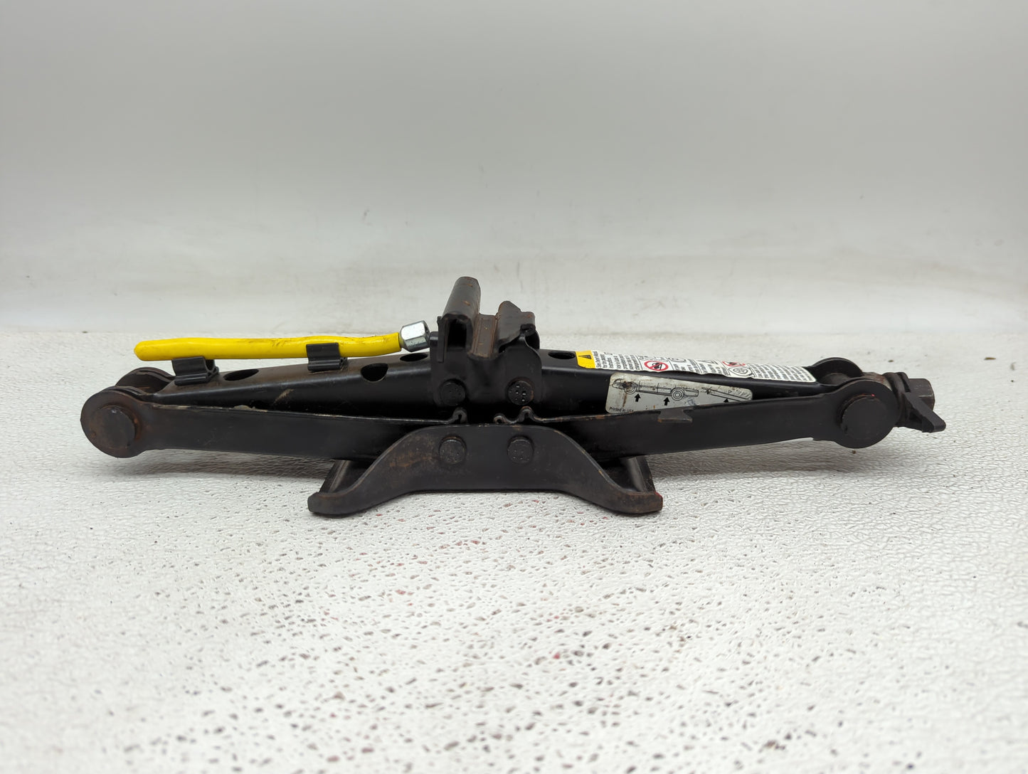 2010 Buick Lacrosse Spare Scissor Car Jack - Oemusedautoparts1.com