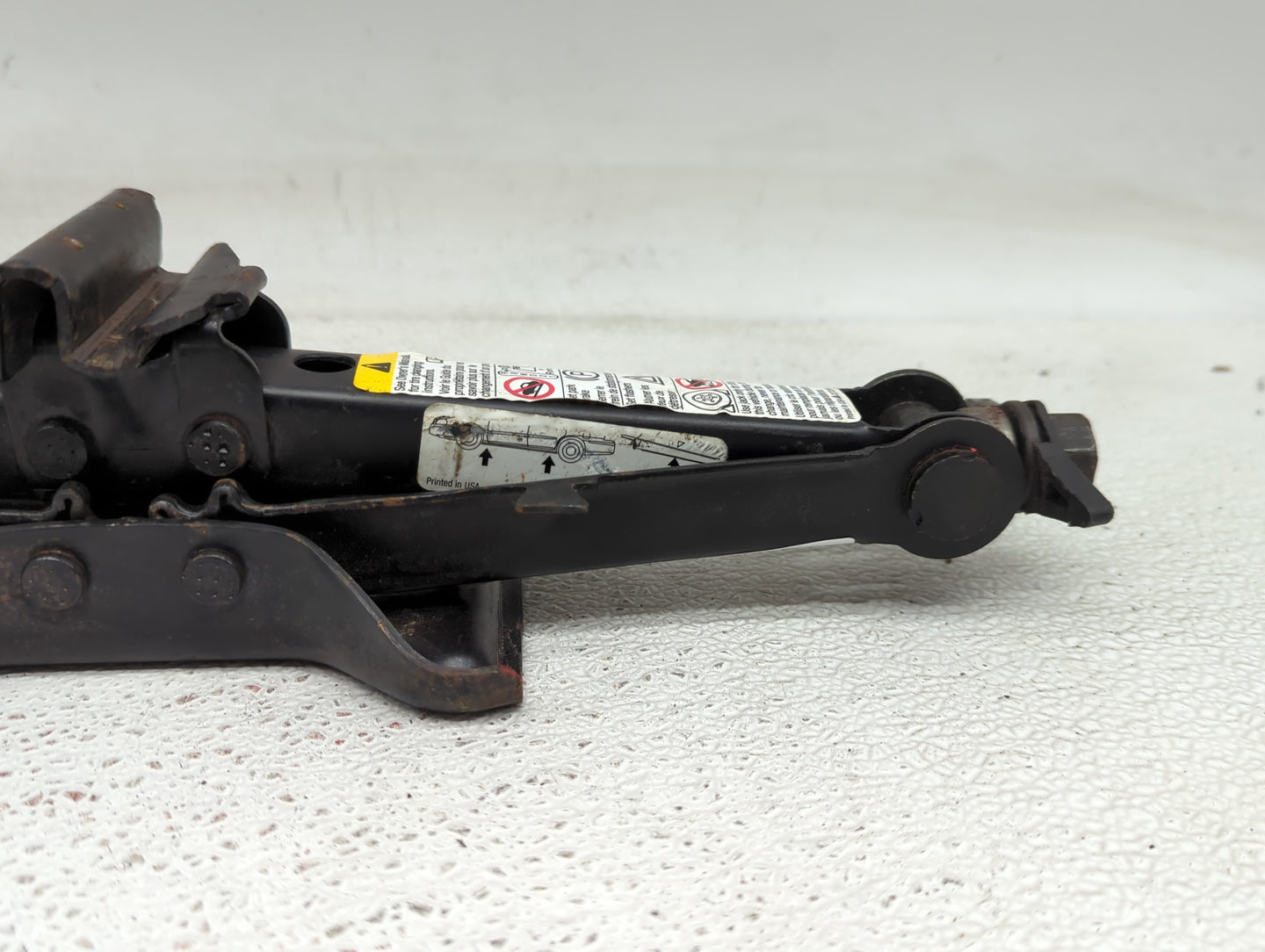 2010 Buick Lacrosse Spare Scissor Car Jack - Oemusedautoparts1.com