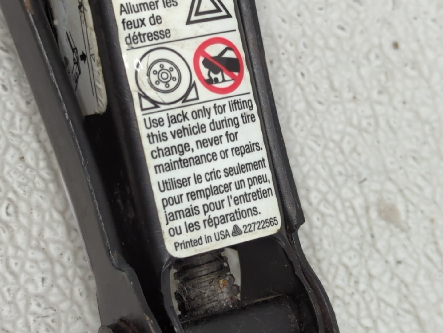 2010 Buick Lacrosse Spare Scissor Car Jack - Oemusedautoparts1.com