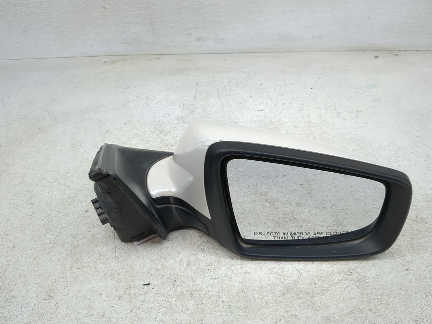 2010-2012 Buick Lacrosse Passenger Side View Mirror - Right Door Mirror OEM Used - Oemusedautoparts1.com