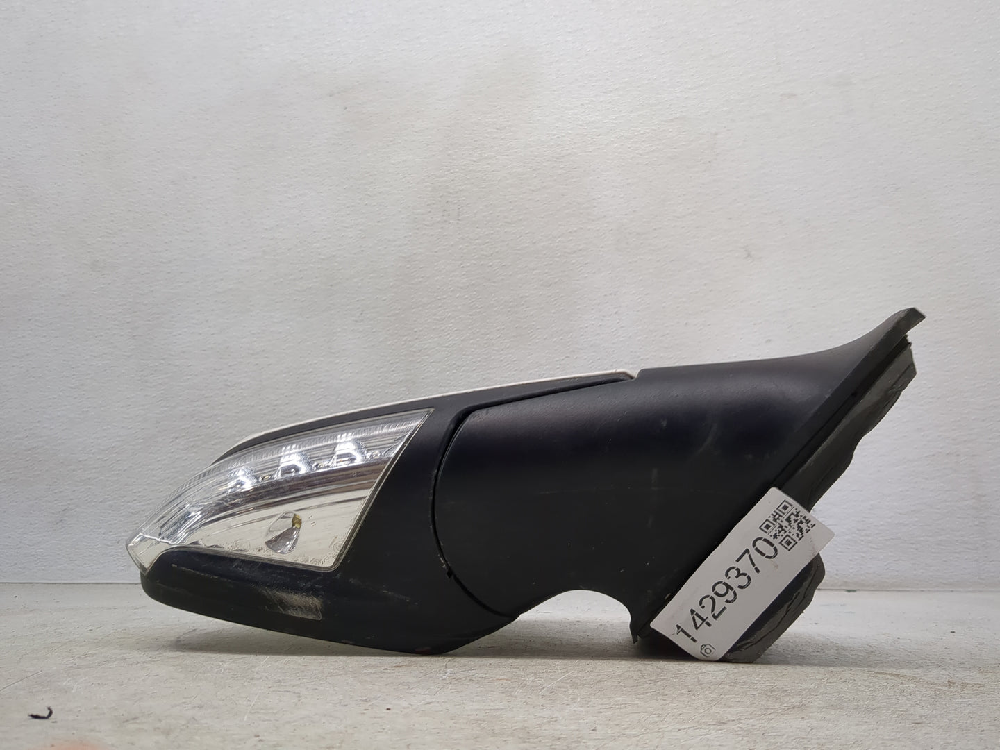 2010-2012 Buick Lacrosse Passenger Side View Mirror - Right Door Mirror OEM Used - Oemusedautoparts1.com