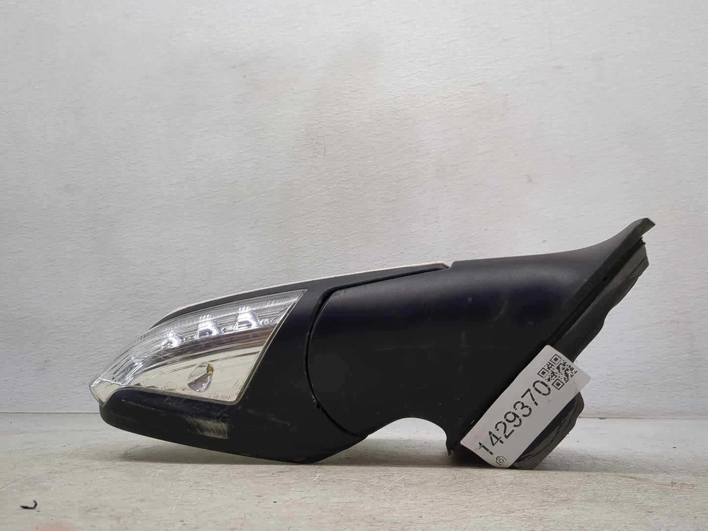 2010-2012 Buick Lacrosse Passenger Side View Mirror - Right Door Mirror OEM Used - Oemusedautoparts1.com