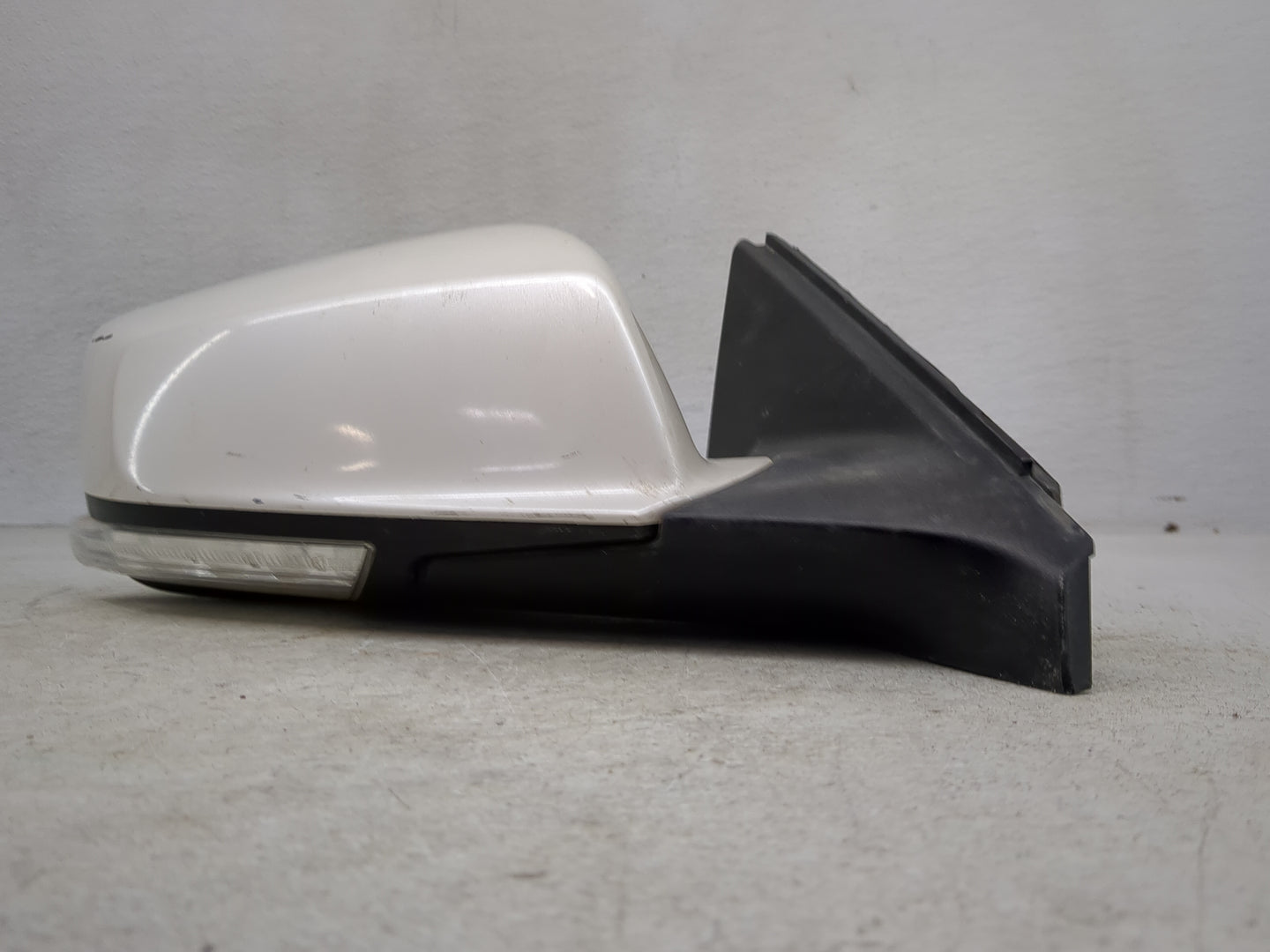 2010-2012 Buick Lacrosse Passenger Side View Mirror - Right Door Mirror OEM Used - Oemusedautoparts1.com