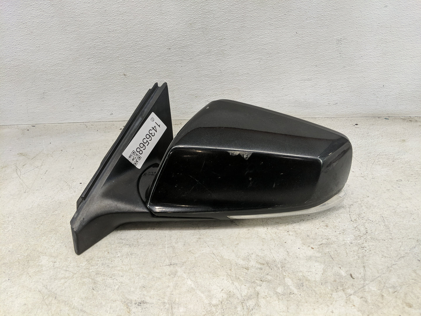 2010-2012 Buick Lacrosse Driver Side View Mirror - Left Door Mirror OEM Used - Oemusedautoparts1.com