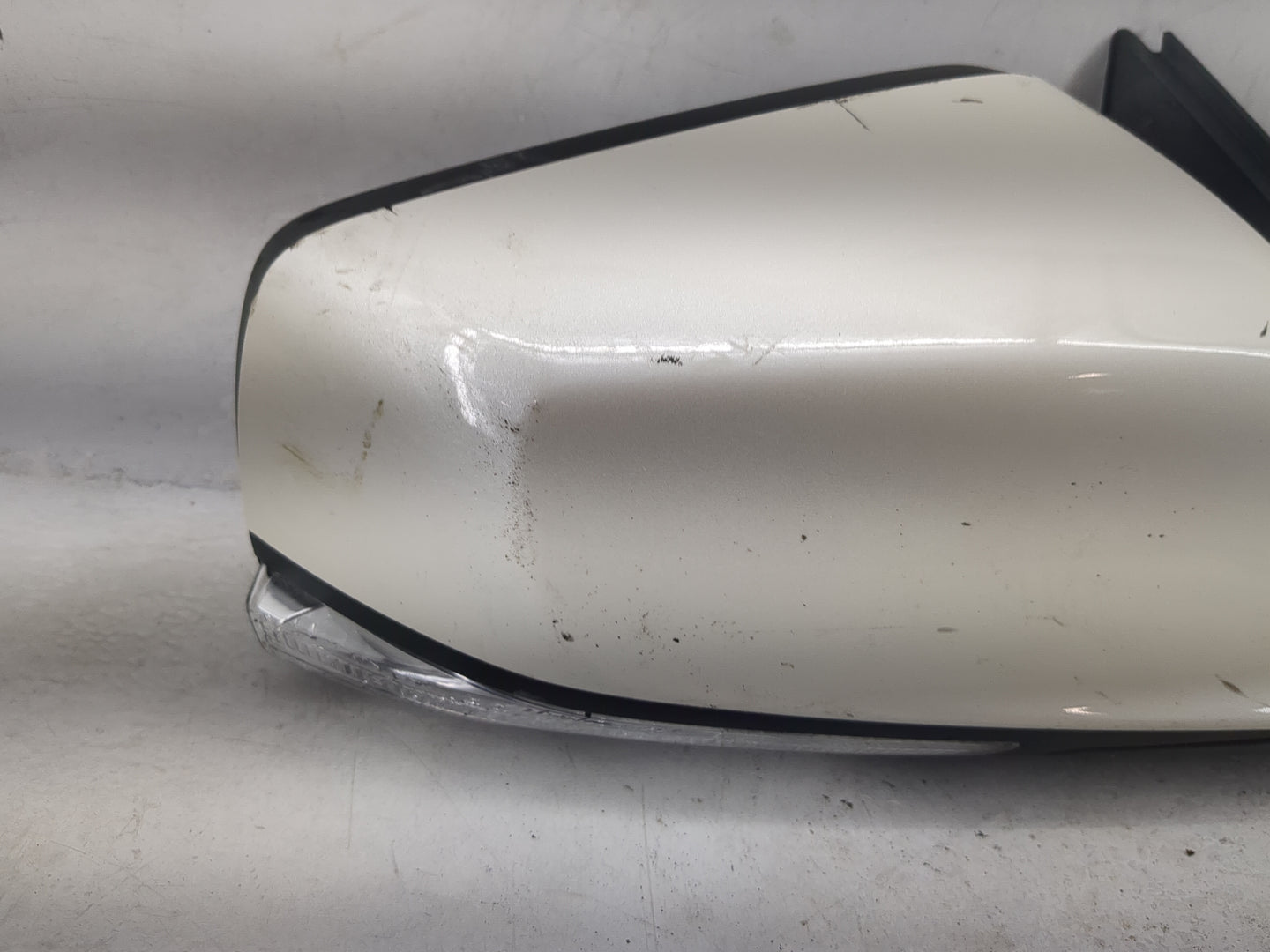 2010-2012 Buick Lacrosse Passenger Side View Mirror - Right Door Mirror OEM Used - Oemusedautoparts1.com