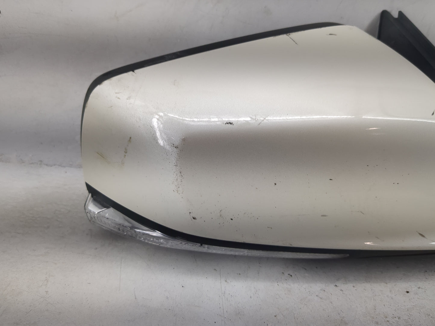 2010-2012 Buick Lacrosse Passenger Side View Mirror - Right Door Mirror OEM Used - Oemusedautoparts1.com