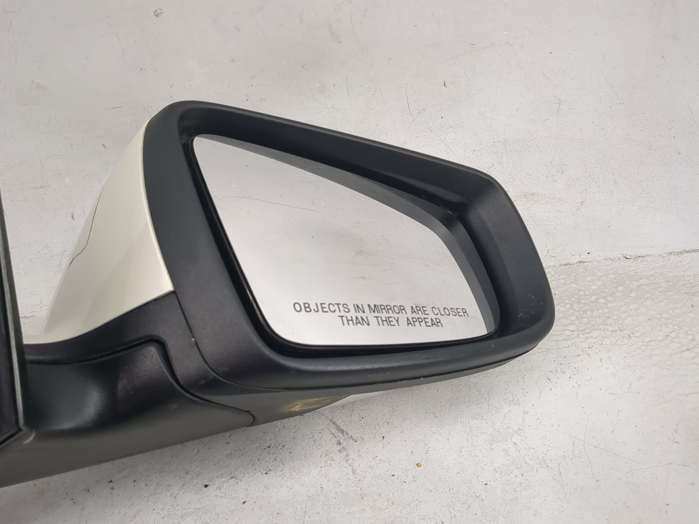 2010-2012 Buick Lacrosse Passenger Side View Mirror - Right Door Mirror OEM Used - Oemusedautoparts1.com