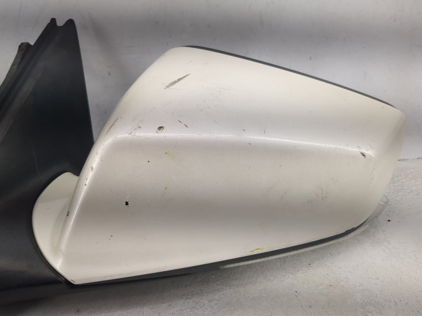 2010-2012 Buick Lacrosse Driver Side View Mirror - Left Door Mirror OEM Used - Oemusedautoparts1.com