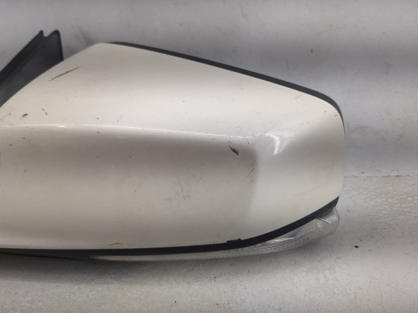 2010-2012 Buick Lacrosse Driver Side View Mirror - Left Door Mirror OEM Used - Oemusedautoparts1.com