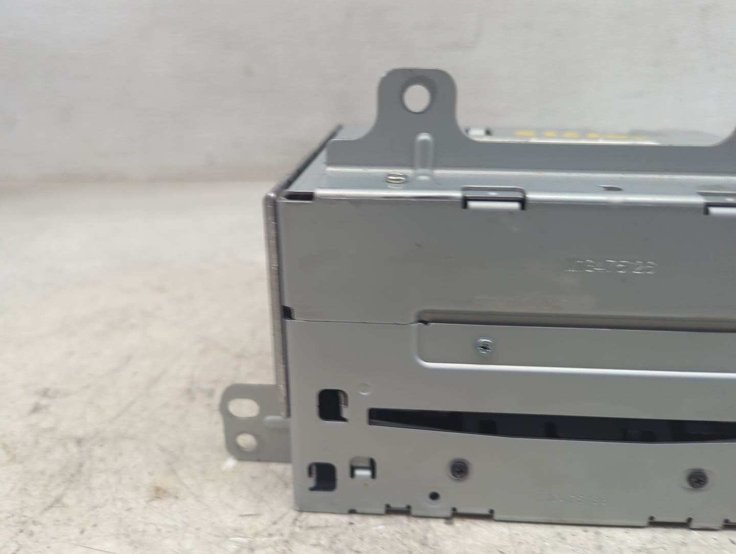 2010 Buick Lacrosse Radio AM FM Cd Player Receiver Replacement P/N:20907419 CQ-FG5960YC Fits Fits 2011 OEM Used Auto Parts -