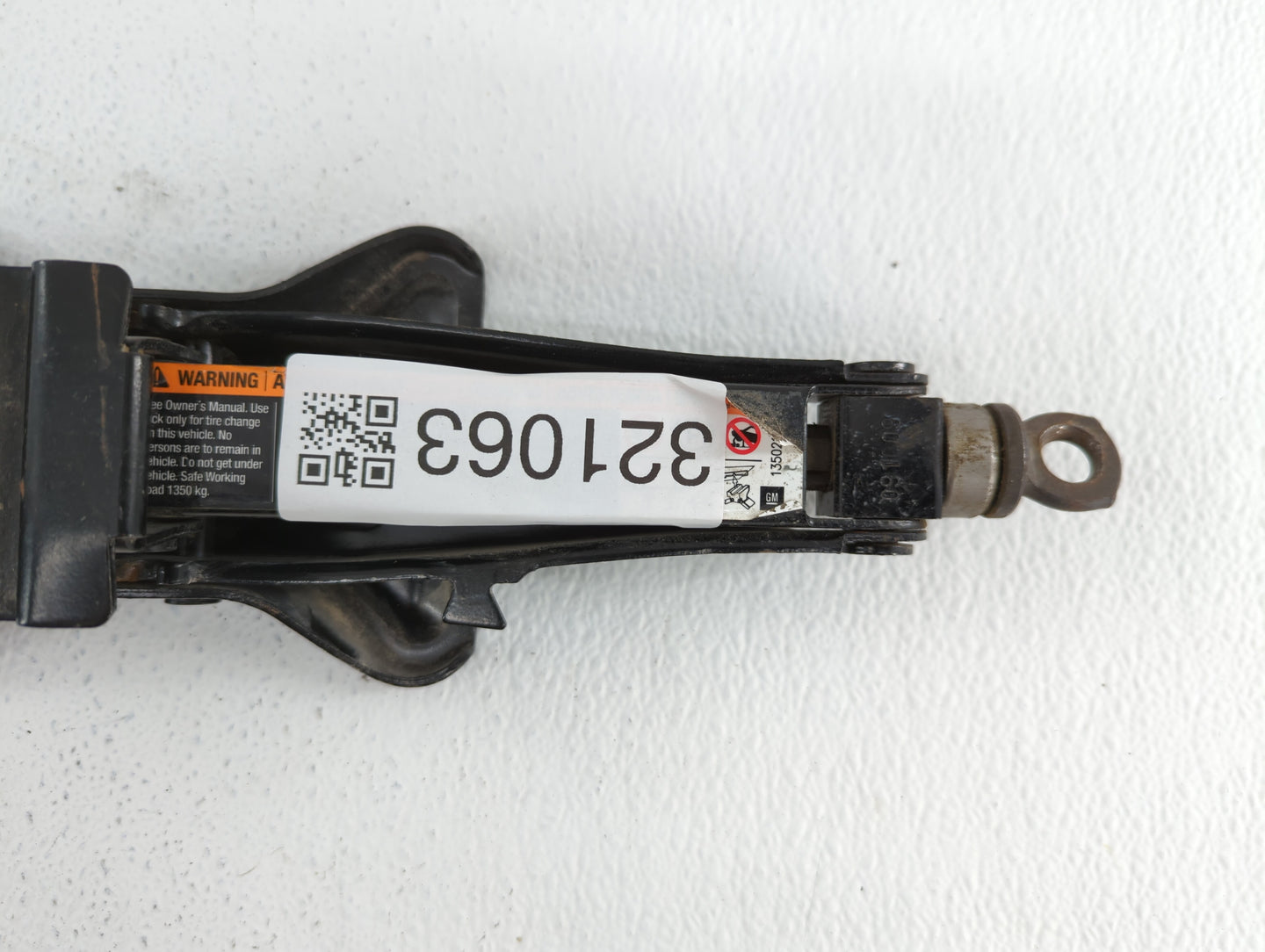2010 Buick Lacrosse Spare Scissor Car Jack 321063 - Oemusedautoparts1.com