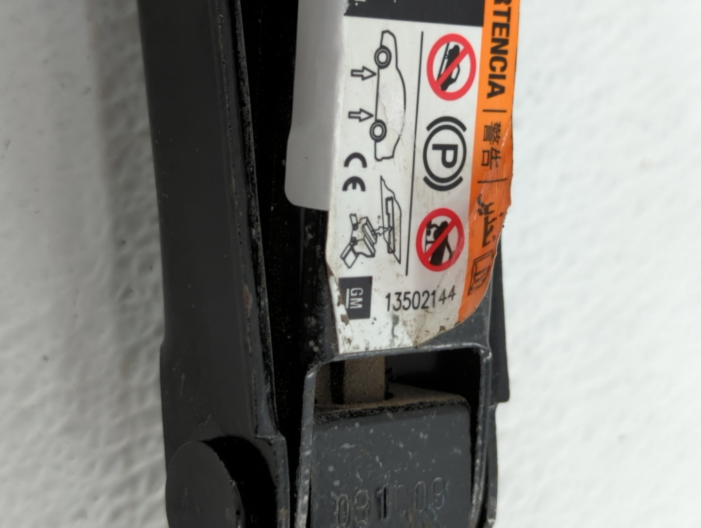 2010 Buick Lacrosse Spare Scissor Car Jack 321063 - Oemusedautoparts1.com