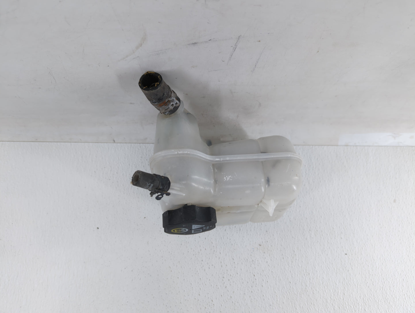 2010-2016 Buick Lacrosse Windshield Washer Fluid Reservoir Bottle Oem - Oemusedautoparts1.com