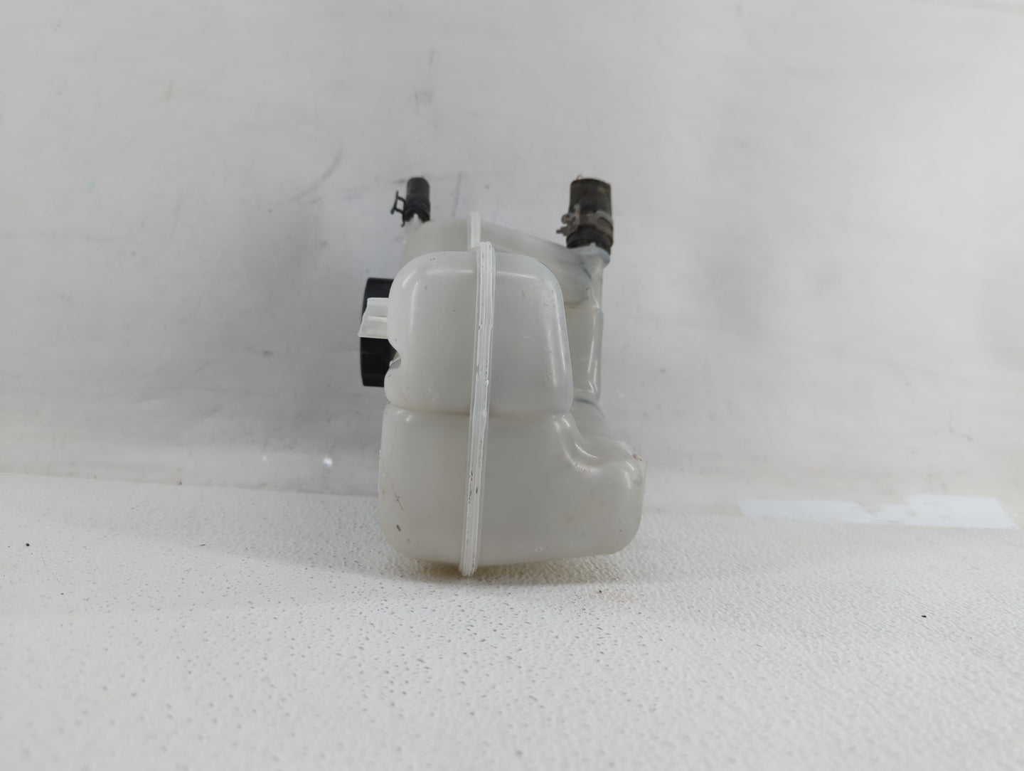 2010-2016 Buick Lacrosse Windshield Washer Fluid Reservoir Bottle Oem - Oemusedautoparts1.com