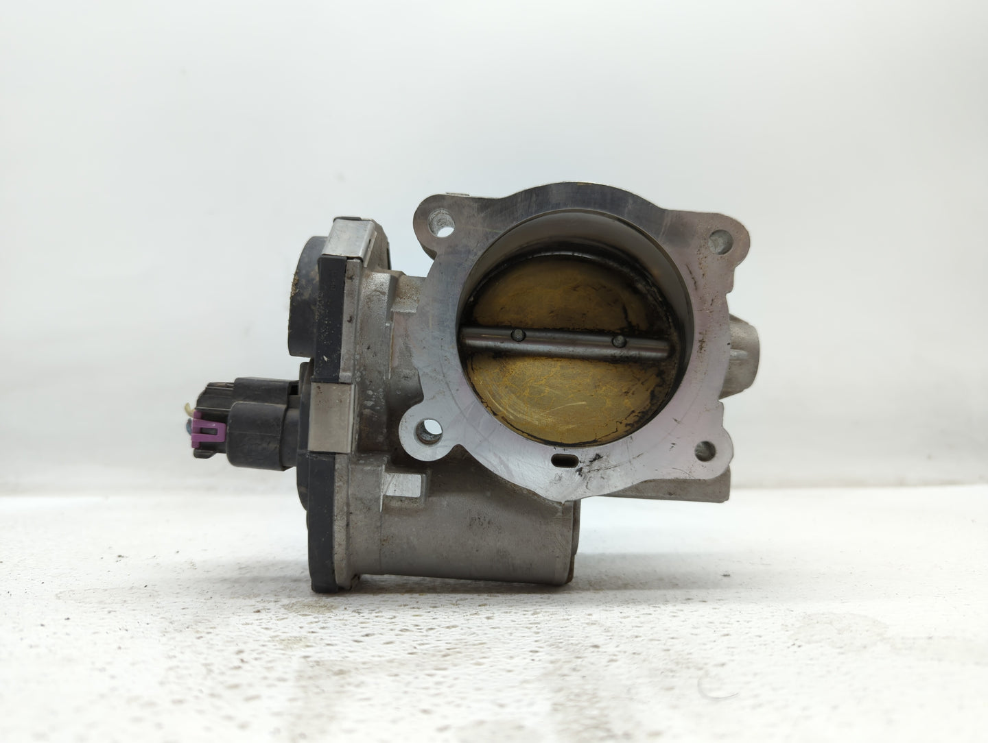 2010-2011 Buick Lacrosse Throttle Body P/N:303.9.AA.995 591HB, 995AA Fits Fits 2007 2008 2009 2010 2011 OEM Used Auto Parts 
