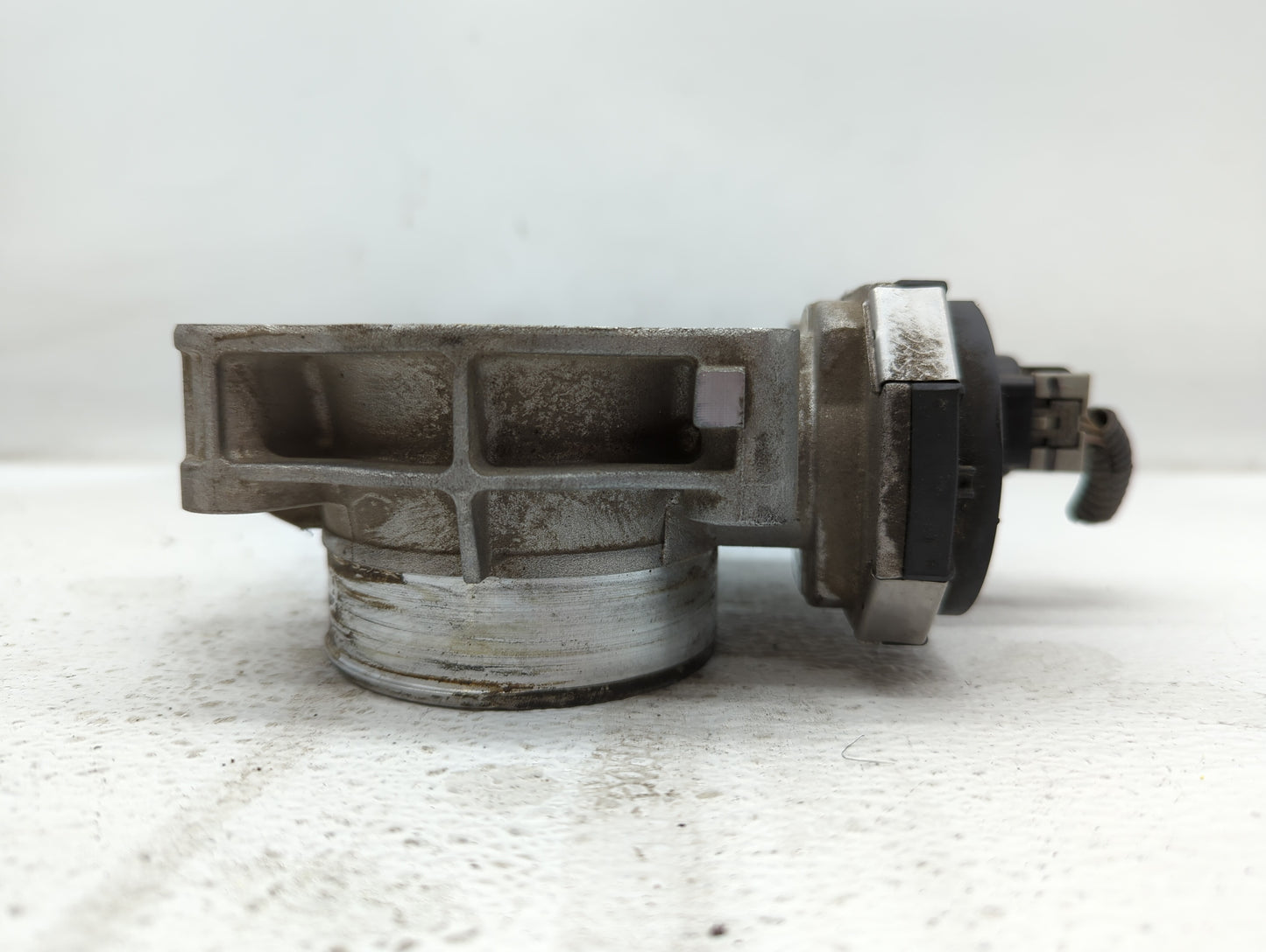 2010-2011 Buick Lacrosse Throttle Body P/N:319.7.AA.995 591HB, 995AA Fits Fits 2007 2008 2009 2010 2011 OEM Used Auto Parts 