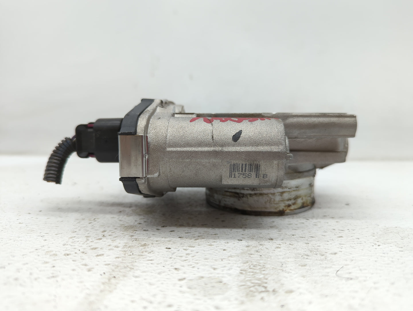 2010-2011 Buick Lacrosse Throttle Body P/N:319.7.AA.995 591HB, 995AA Fits Fits 2007 2008 2009 2010 2011 OEM Used Auto Parts 